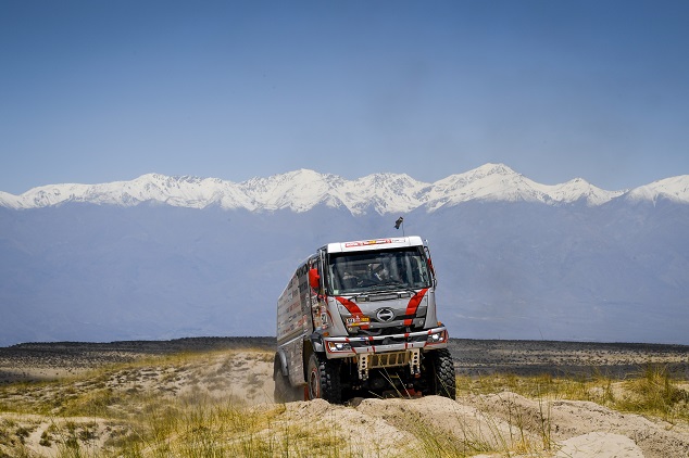 511 SUGAWARA TERUHITO (JPN) Legende, TAKAHASHI MITSUGU (JPN), HINO, Camion, truck, action during the Dakar 2018, Stage 10 Salta to Belen, Argentina, january 16 - Photo Eric Vargiolu / DPPI